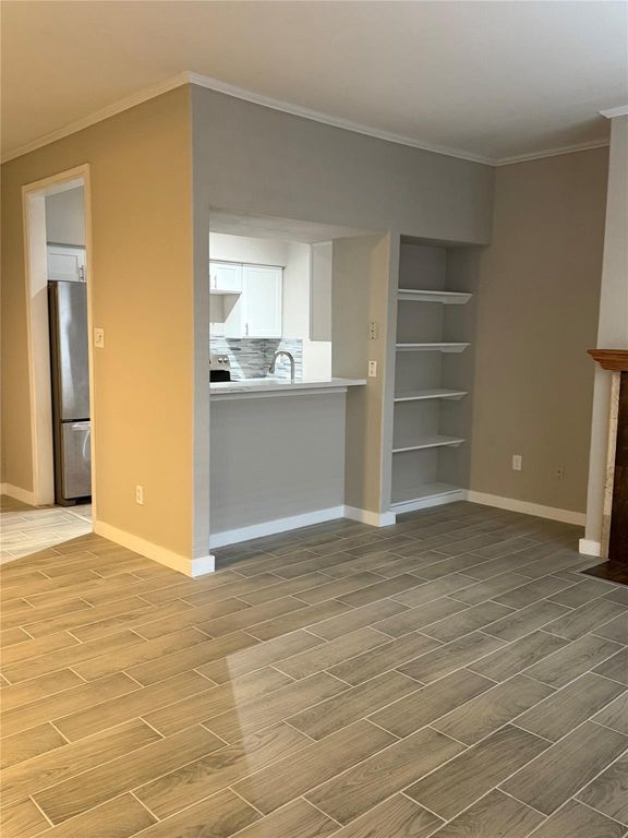 706 Bering Drive 103, Houston, TX 77057