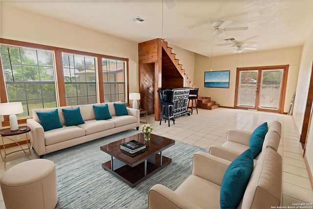 439 E French Pl, San Antonio, TX 78212