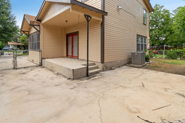 439 E French Pl, San Antonio, TX 78212