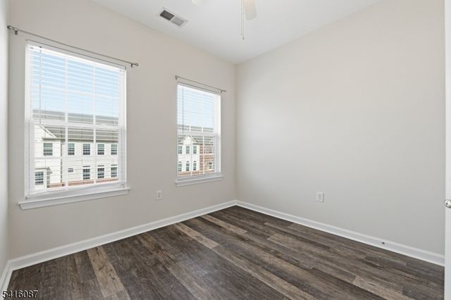 27 Pate Dr, Middletown Twp., NJ 07748