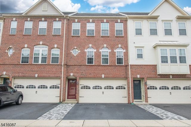 27 Pate Dr, Middletown Twp., NJ 07748