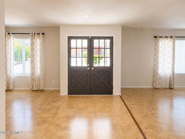 11460 S PAWNEE Circle, Phoenix, AZ 85044
