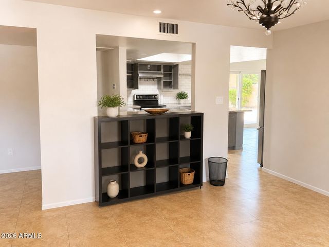 11460 S PAWNEE Circle, Phoenix, AZ 85044