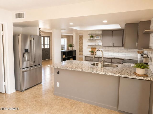 11460 S PAWNEE Circle, Phoenix, AZ 85044