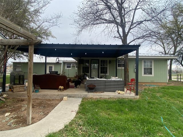 807 Gantt Street, Bangs, TX 76823