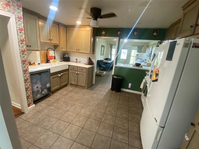 807 Gantt Street, Bangs, TX 76823