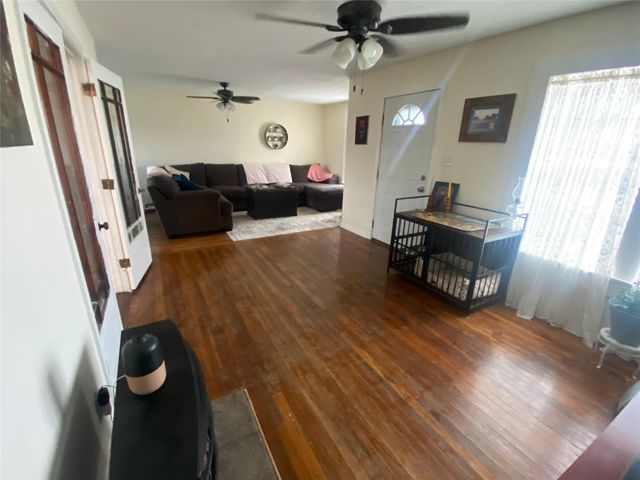 807 Gantt Street, Bangs, TX 76823