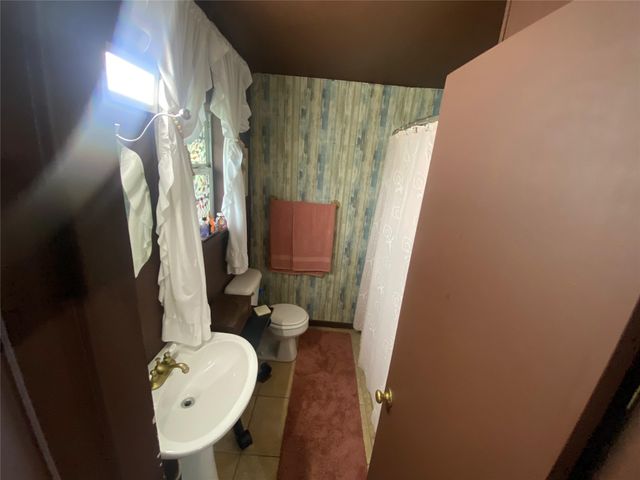 807 Gantt Street, Bangs, TX 76823