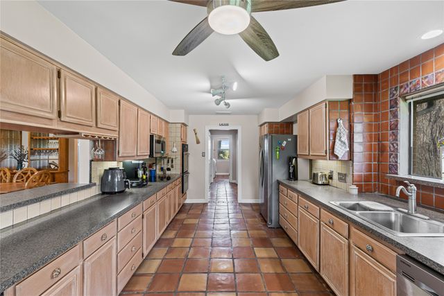 1820 Long Creek Court, Granbury, TX 76049