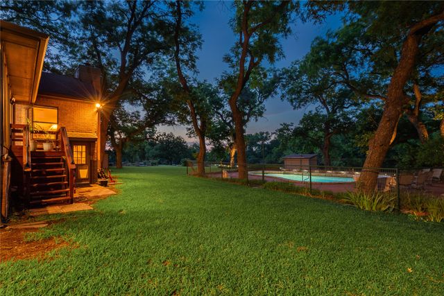 1820 Long Creek Court, Granbury, TX 76049