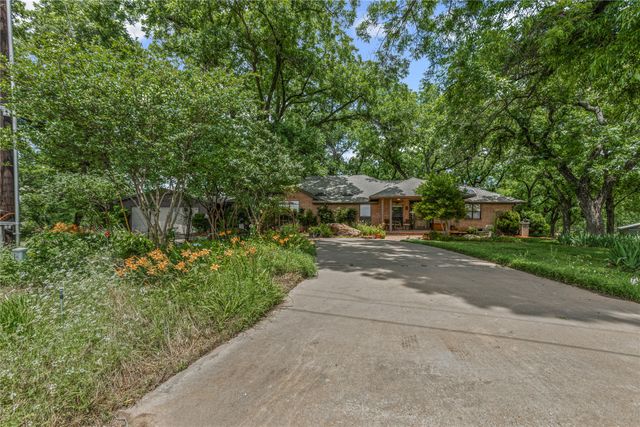 1820 Long Creek Court, Granbury, TX 76049