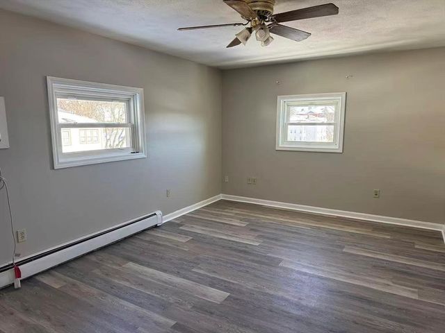 21 Creston St A, Worcester, MA 01604