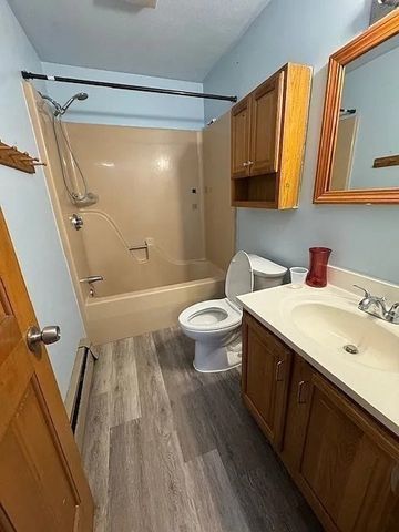 21 Creston St A, Worcester, MA 01604