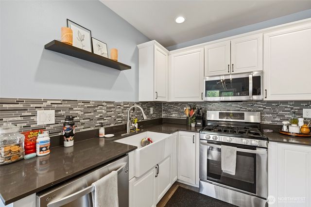 1927 SW Cooper Way, Oak Harbor, WA 98277