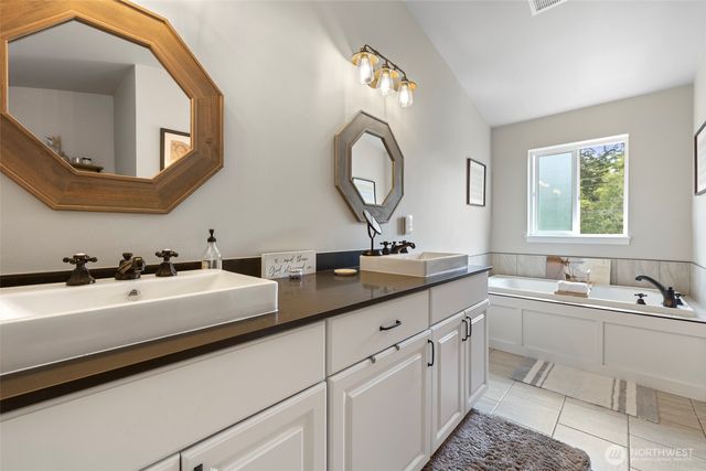 1927 SW Cooper Way, Oak Harbor, WA 98277
