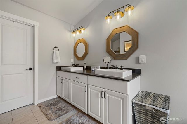 1927 SW Cooper Way, Oak Harbor, WA 98277