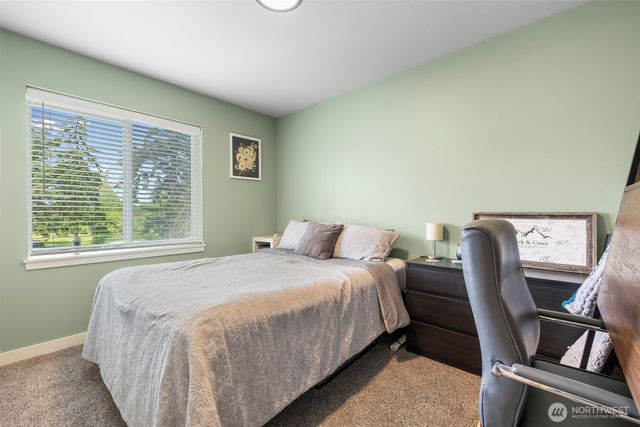 1927 SW Cooper Way, Oak Harbor, WA 98277