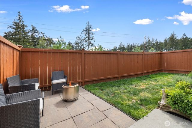 1927 SW Cooper Way, Oak Harbor, WA 98277