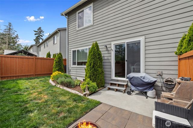1927 SW Cooper Way, Oak Harbor, WA 98277