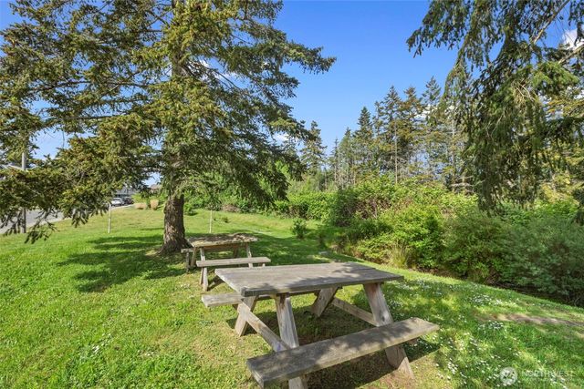 1927 SW Cooper Way, Oak Harbor, WA 98277