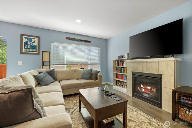 1927 SW Cooper Way, Oak Harbor, WA 98277