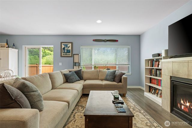 1927 SW Cooper Way, Oak Harbor, WA 98277