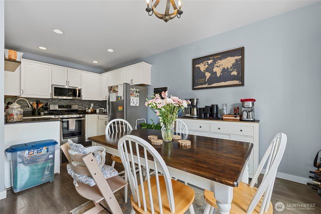 1927 SW Cooper Way, Oak Harbor, WA 98277