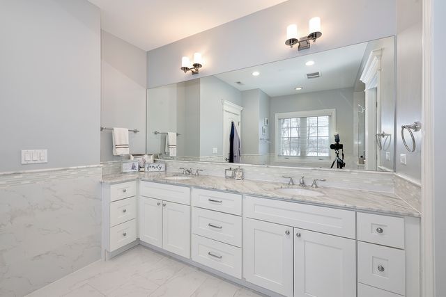 1481 W Winnetka Street, Palatine, IL 60067