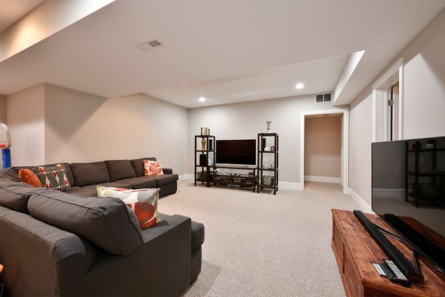 1481 W Winnetka Street, Palatine, IL 60067