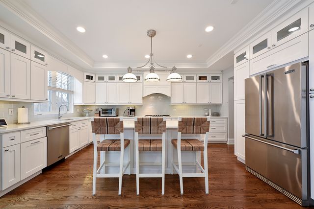 1481 W Winnetka Street, Palatine, IL 60067