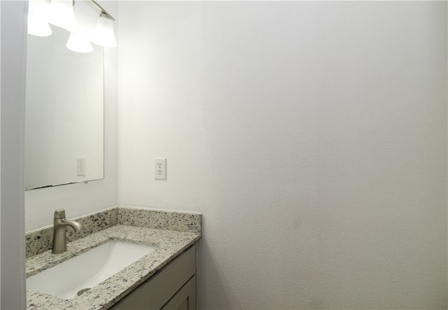 5 Iris Way A, Bentonville, AR 72712