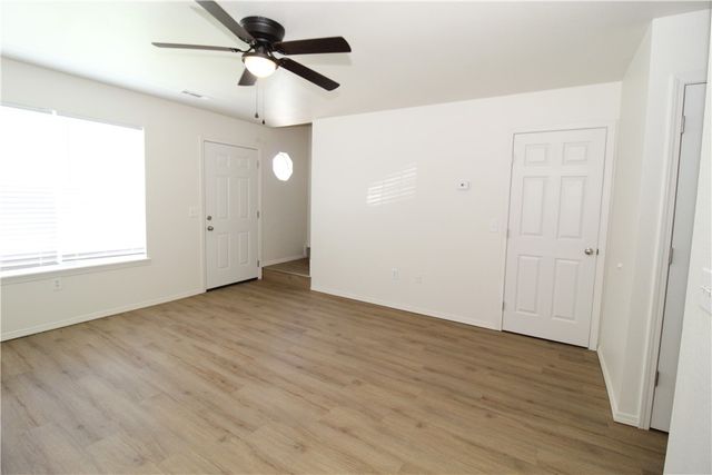5 Iris Way A, Bentonville, AR 72712