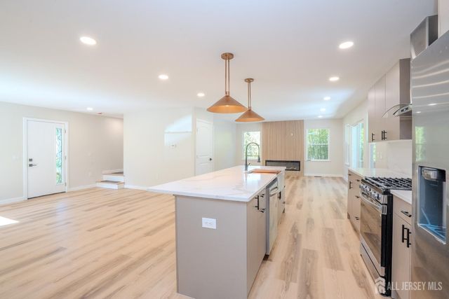 290 Fresh Ponds Road, South Brunswick, NJ 08852