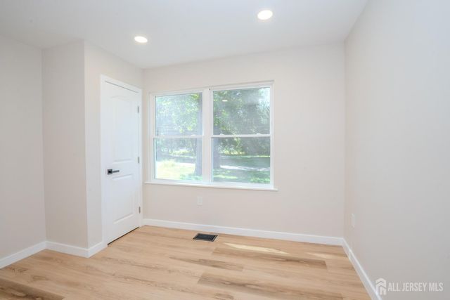 290 Fresh Ponds Road, South Brunswick, NJ 08852