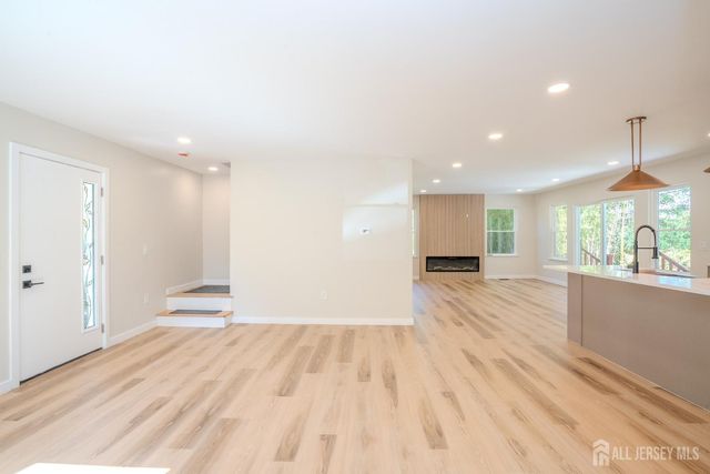 290 Fresh Ponds Road, South Brunswick, NJ 08852