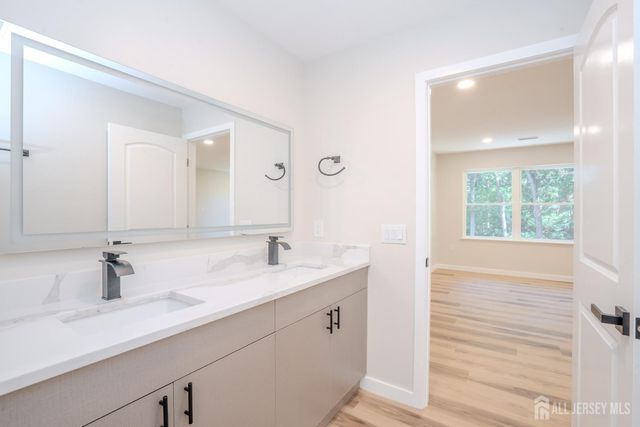 290 Fresh Ponds Road, South Brunswick, NJ 08852