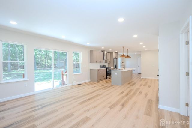 290 Fresh Ponds Road, South Brunswick, NJ 08852