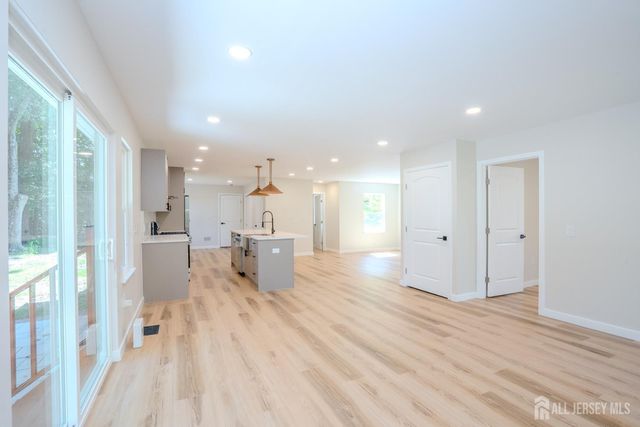 290 Fresh Ponds Road, South Brunswick, NJ 08852