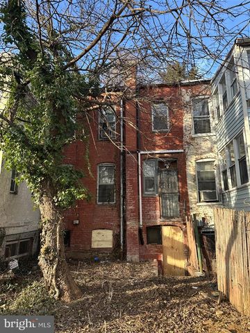 606 KENYON ST NW, Washington, DC 20010