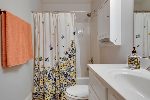 122 Hidden Springs Lane, Taylors, SC 29687