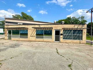 930 S 2ND Street, Pekin, IL 61554