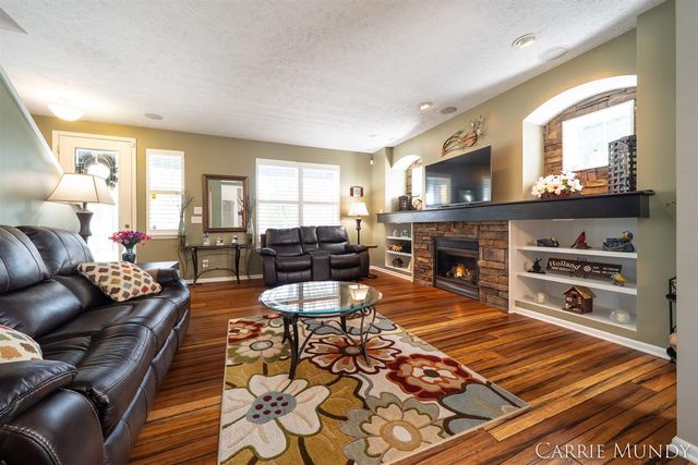 557 Brookstone Street, Holland, MI 49423