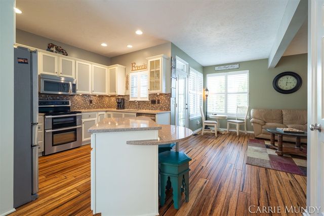 557 Brookstone Street, Holland, MI 49423