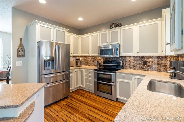 557 Brookstone Street, Holland, MI 49423