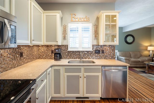 557 Brookstone Street, Holland, MI 49423