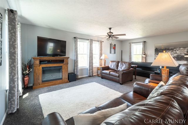 557 Brookstone Street, Holland, MI 49423