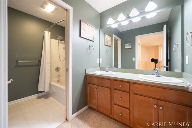 557 Brookstone Street, Holland, MI 49423