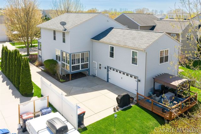 557 Brookstone Street, Holland, MI 49423