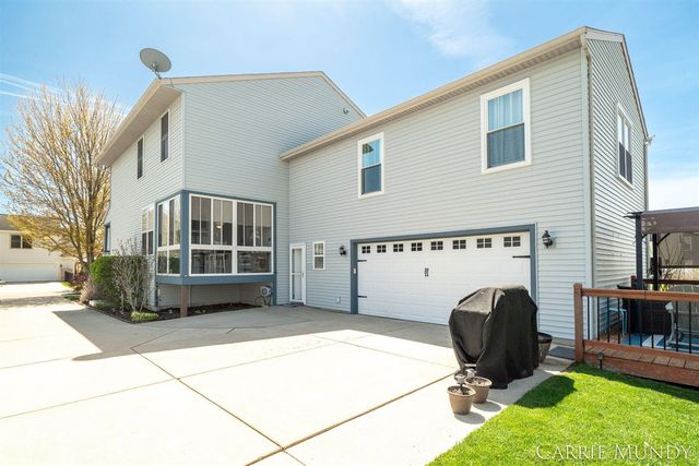 557 Brookstone Street, Holland, MI 49423