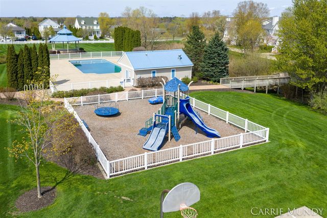 557 Brookstone Street, Holland, MI 49423